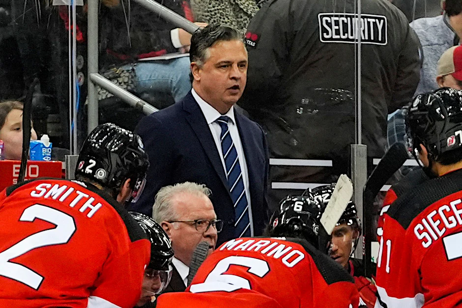 ARCHIV - Trainer Travis Green übernimmt die Ottawa Senators.  