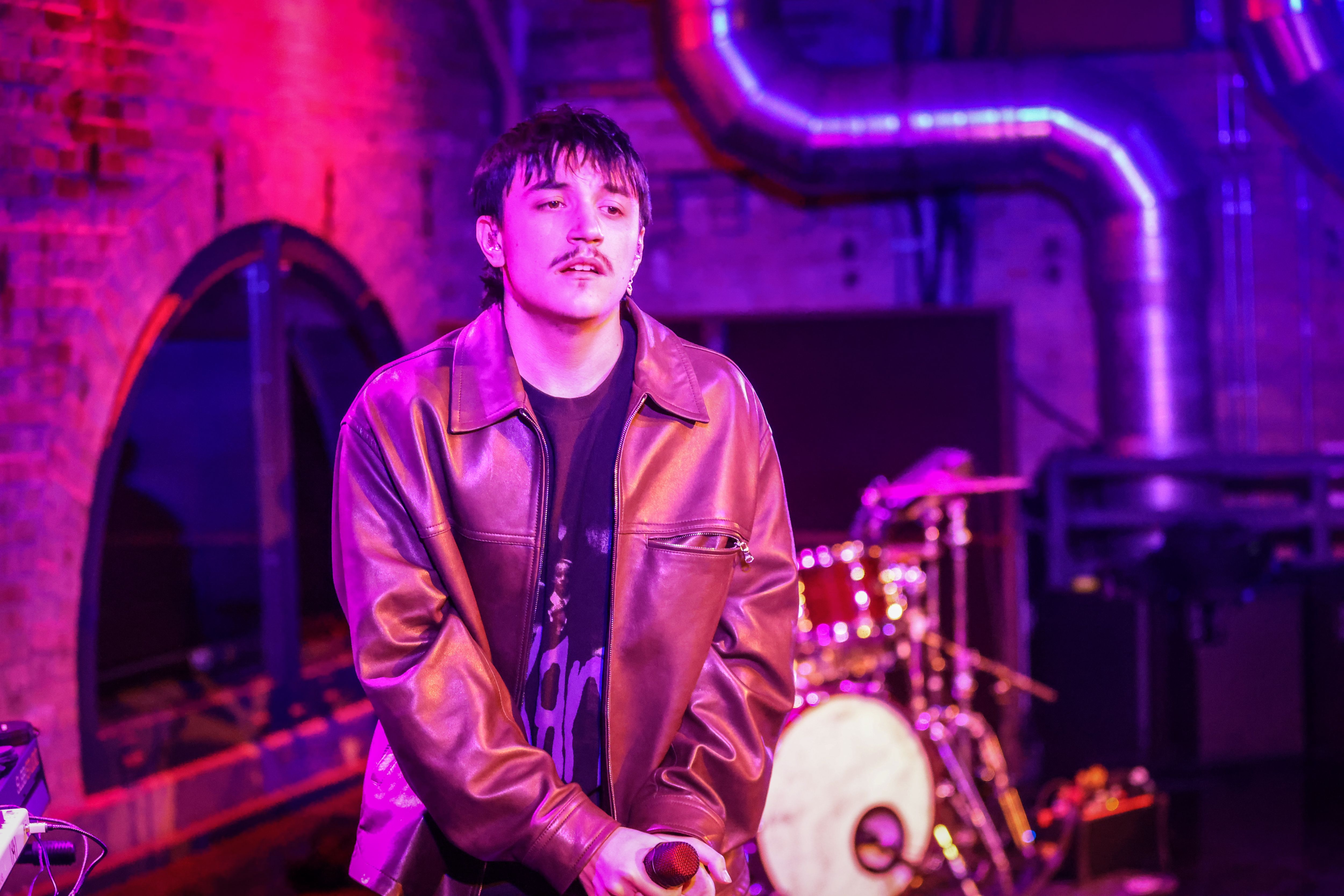 Peinlicher Irrtum: Für Welthit-Wunder Artemas liegt Berlin in Frankreich