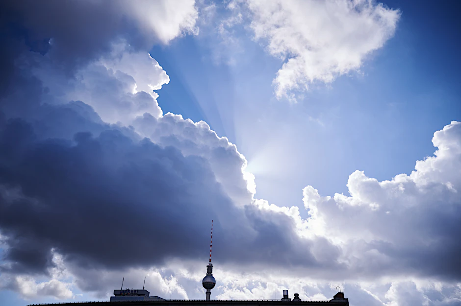 Schauer und Gewitter zum Karneval der Kulturen in Berlin möglich.