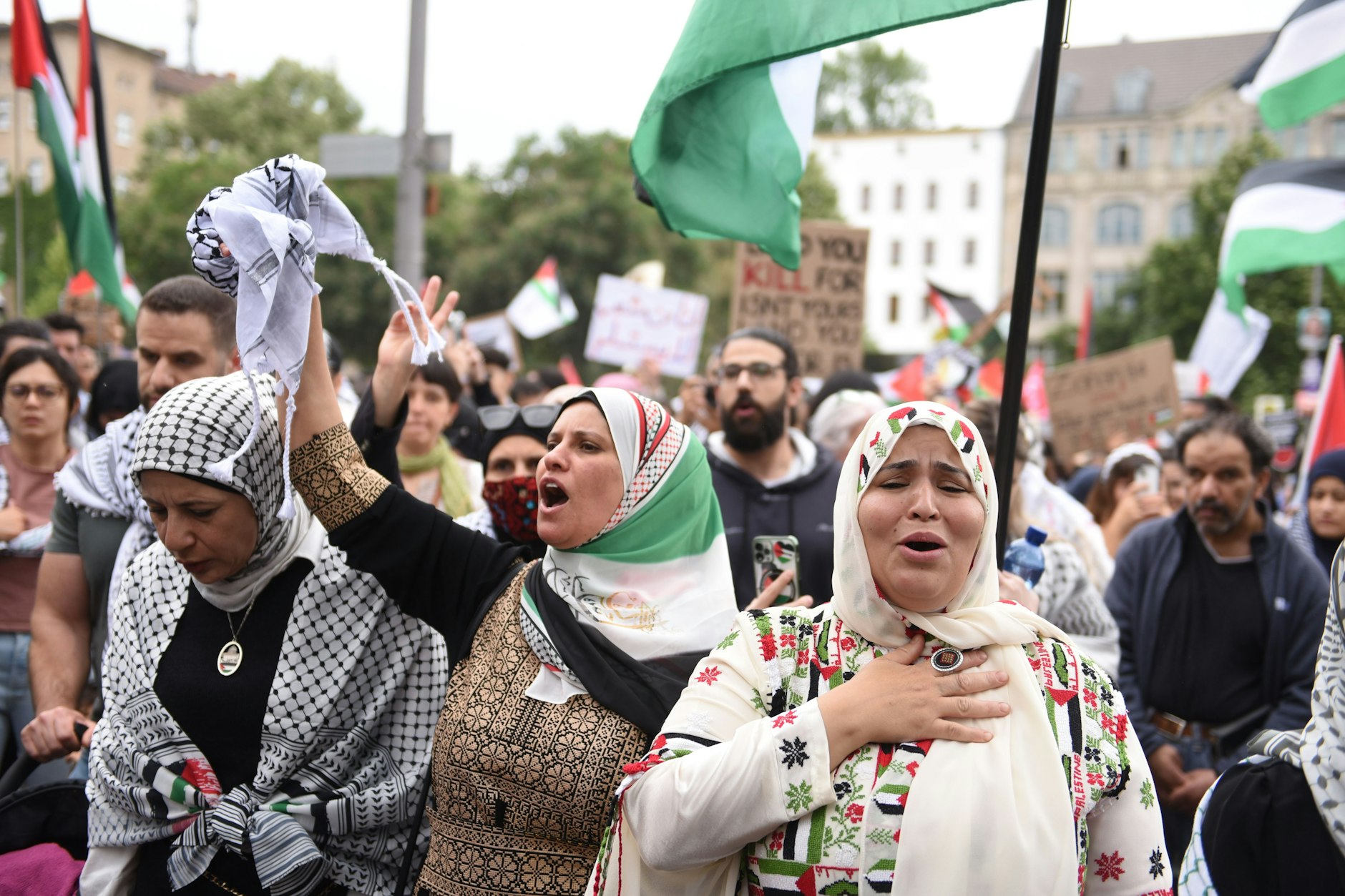 Pro-palästinensische Demonstrantinnen am Oranienplatz&nbsp;