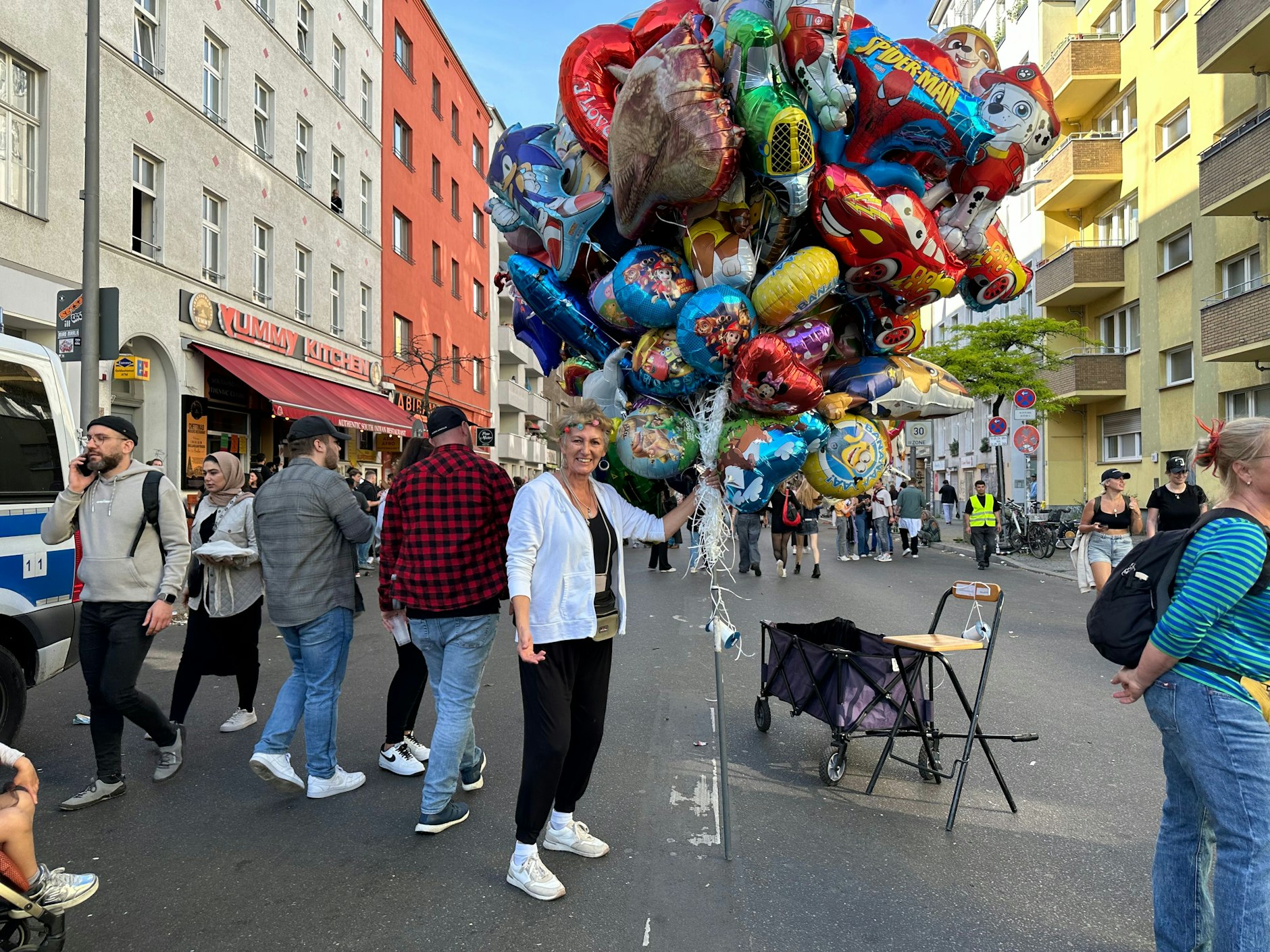 Hier gibt es unübersehbar: Luftballons.
