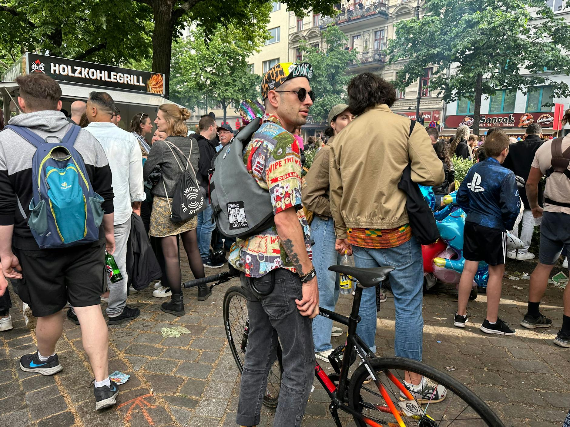 Auch sehr kreativ und oft modemäßig unterschätzt: die Kleidung der Rennfahrer.