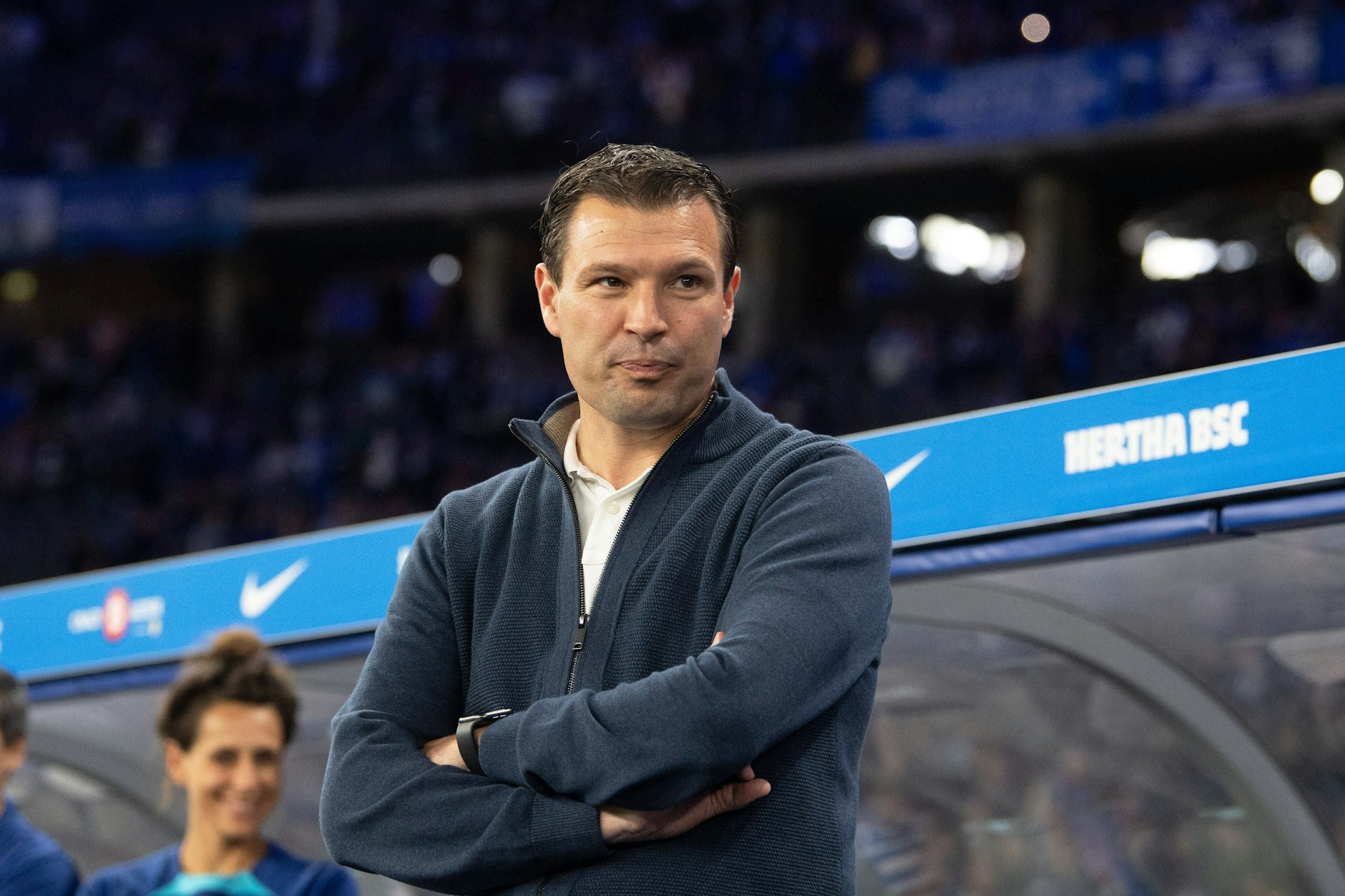 Herthas Sportdirektor Benjamin Weber hält Ausschau nach einem neuen Trainer.