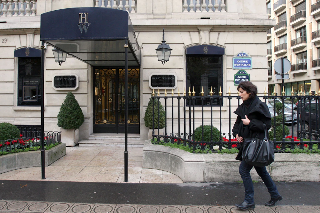 Schmuck-Räuber überfallen Luxus-Juwelier im Zentrum von Paris