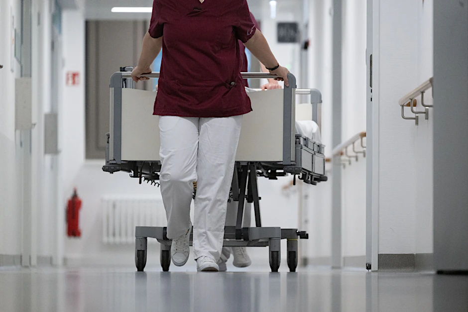 Wenn eine Krankenhausbehandlung ansteht, gibt es vorab einige Dinge zu regeln. 