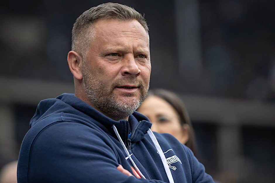 ARCHIV - Trainer Pal Dardai von Hertha BSC kommt in das Stadion.  