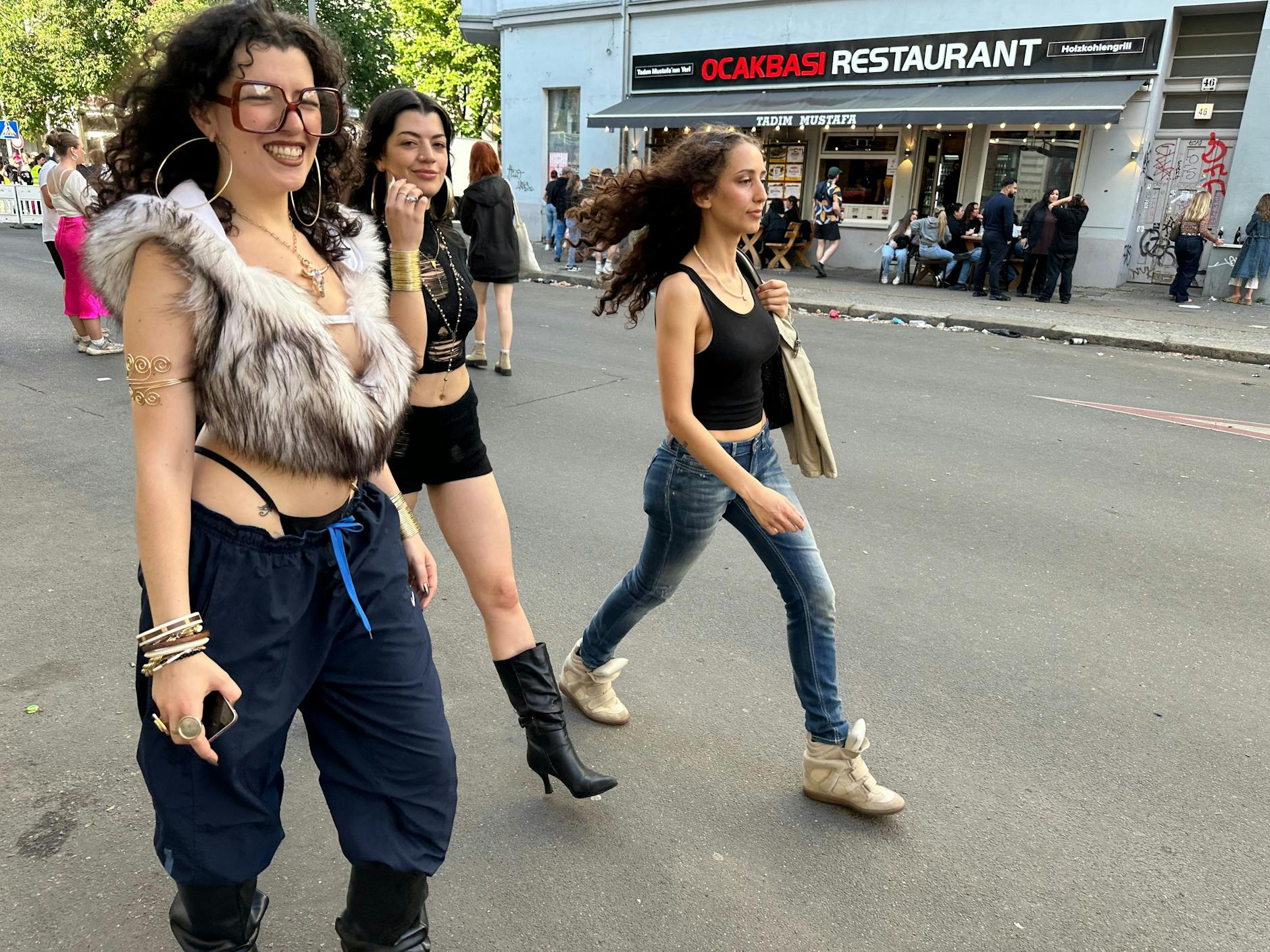 Schick gemacht und jetzt schnell rein ins Vergnügen, man hat ja schließlich nicht ewig Zeit.