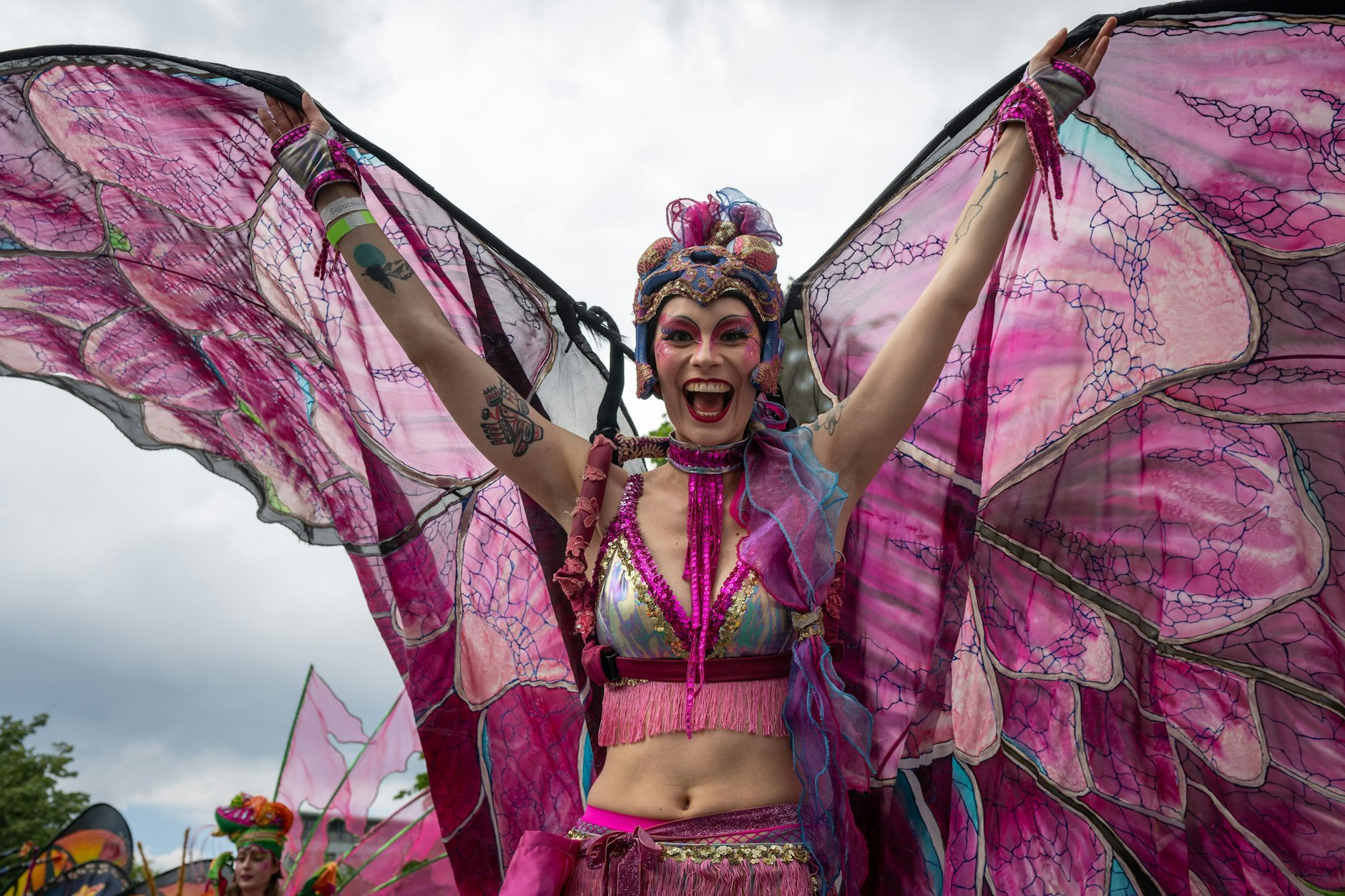 Tänzerin der Gruppe „Sapucaiu No Samba“ bei der Parade zum 26. Karneval der Kulturen.&nbsp;