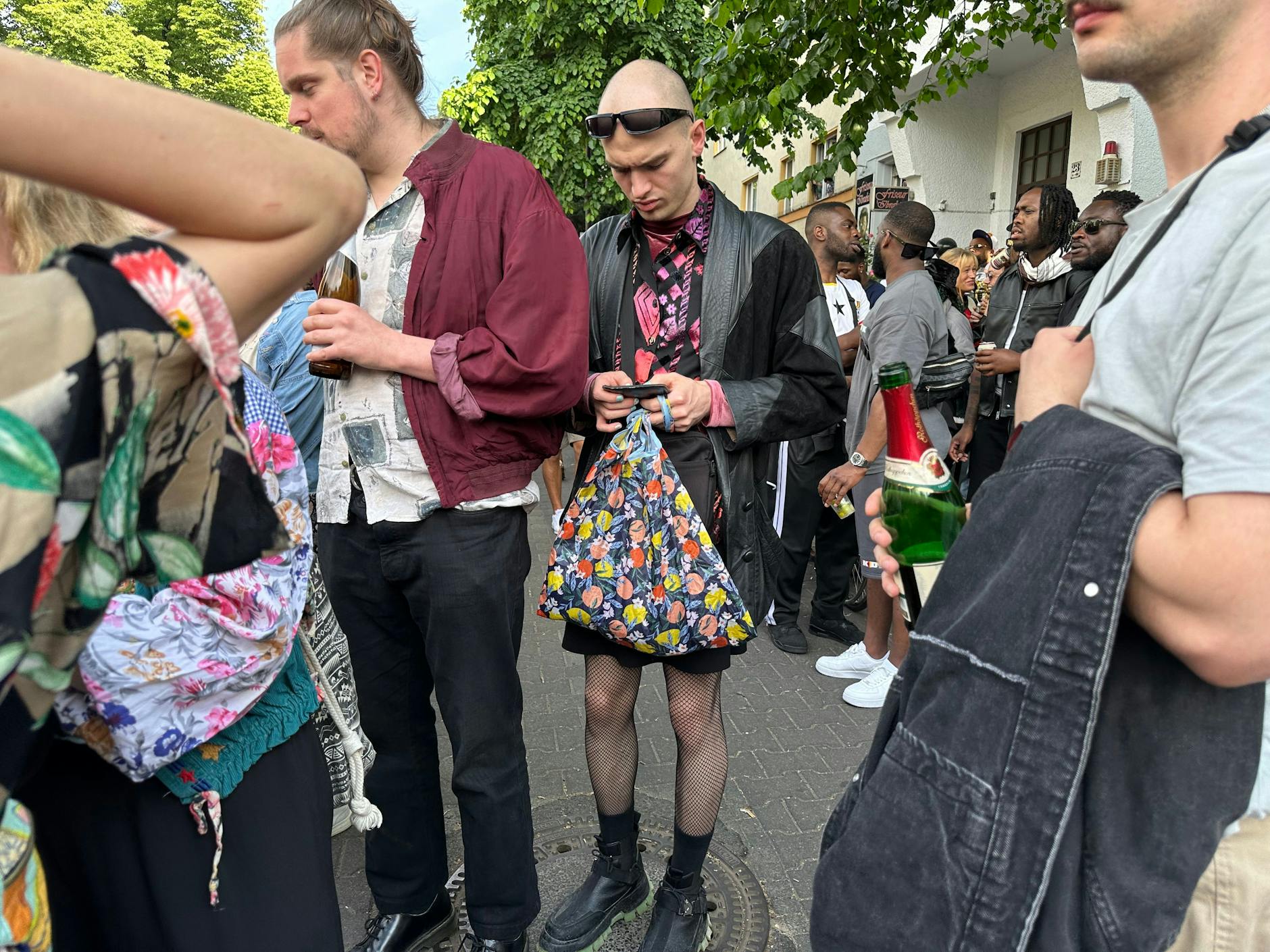 Ein bisschen bunter ist diese Truppe, allerdings gibt es noch eine Menge zu organisieren.