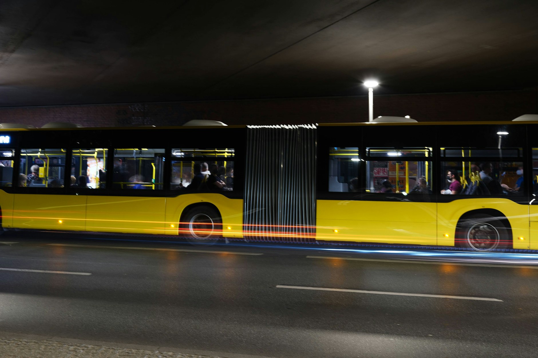In der Nacht zu Pfingstsonntag wurde in Berlin auf einem Nachtbus der BVG geschossen.