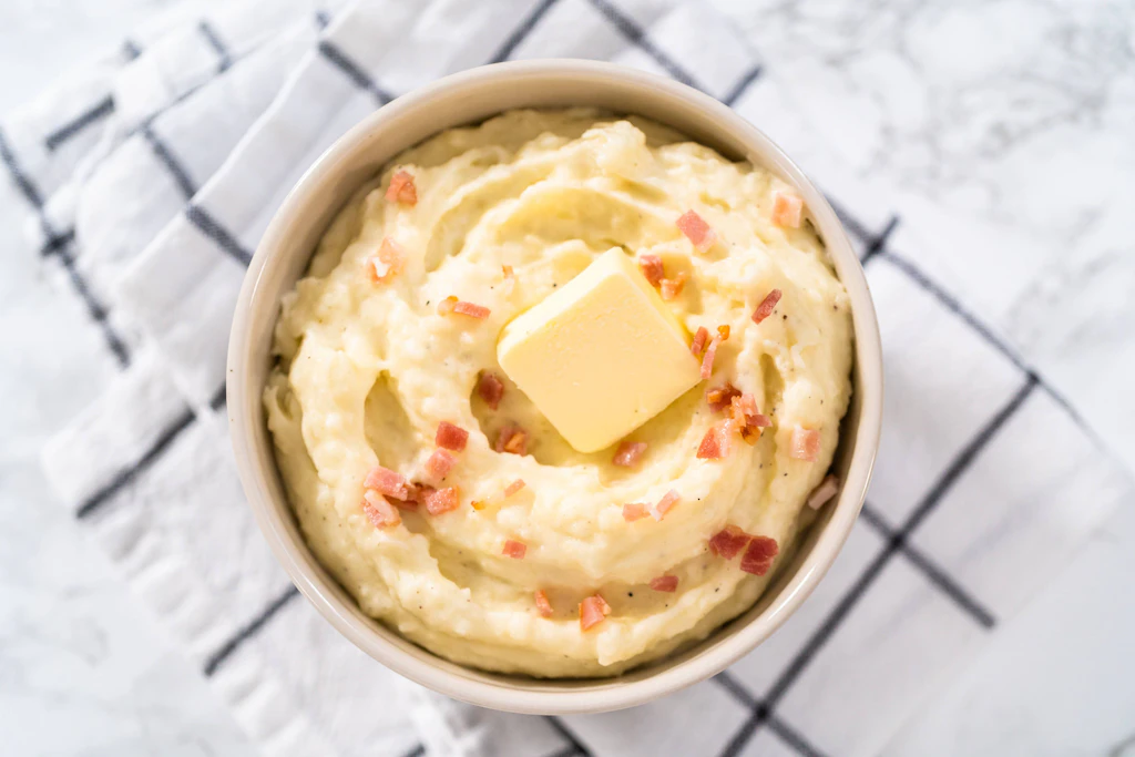 Sooo gut! Rezept für Kartoffelstampf mit Blumenkohl und gebratenen Zwiebeln