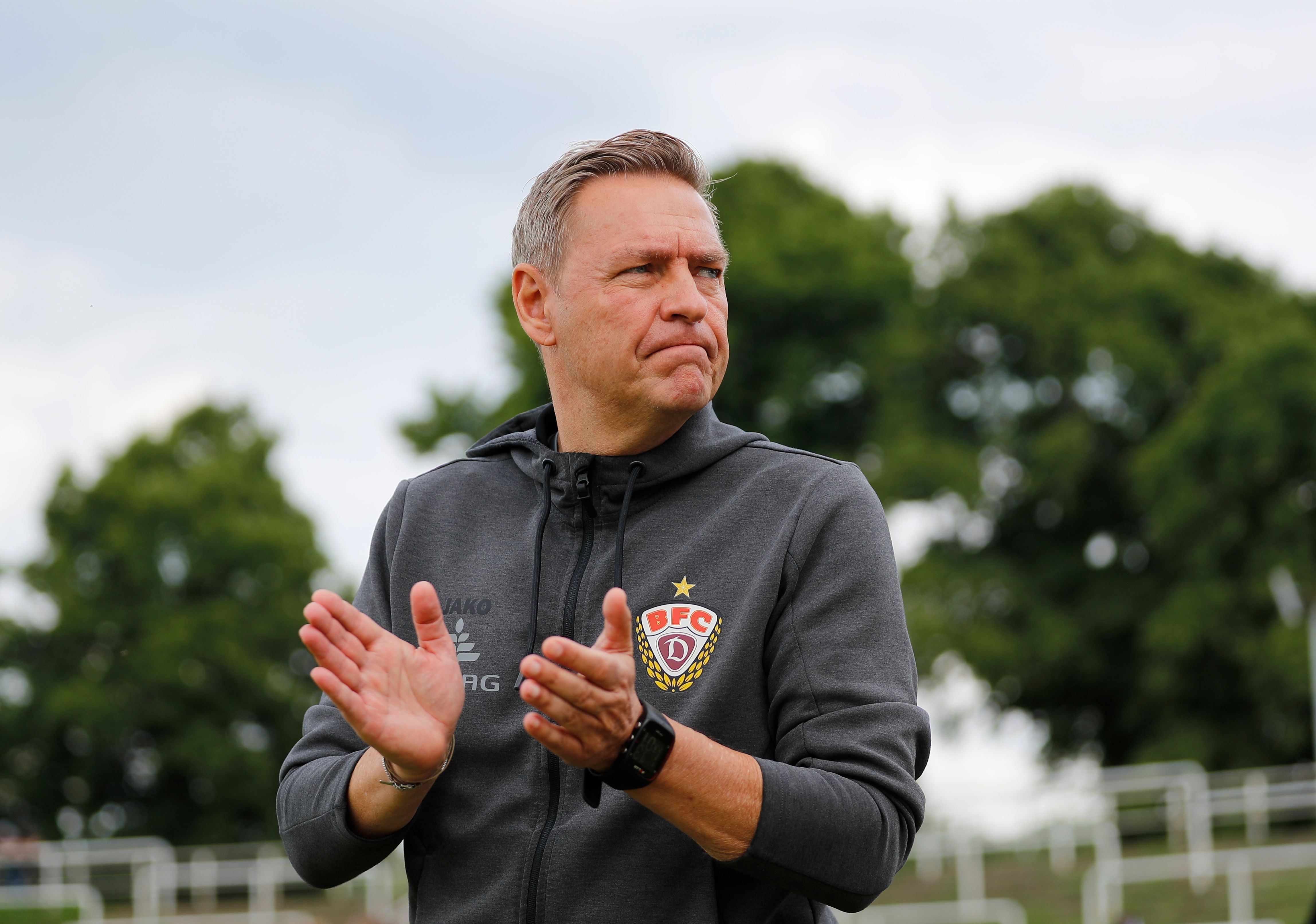 Musik, Fotos und Fans: Dirk Kunert packt beim BFC Dynamo einiges ein