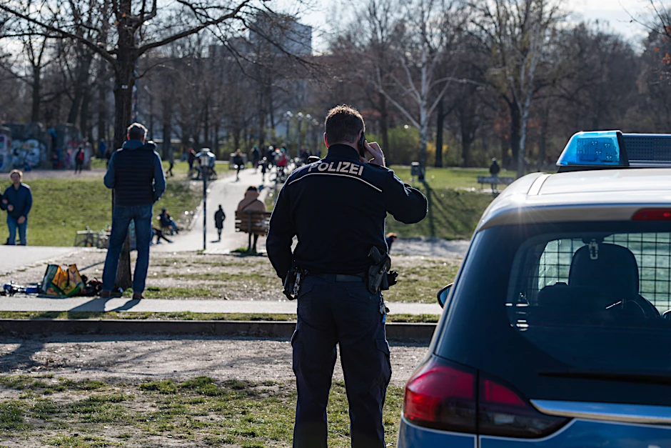 Polizeieinsatz im Volkspark Friedrichshain in Berlin