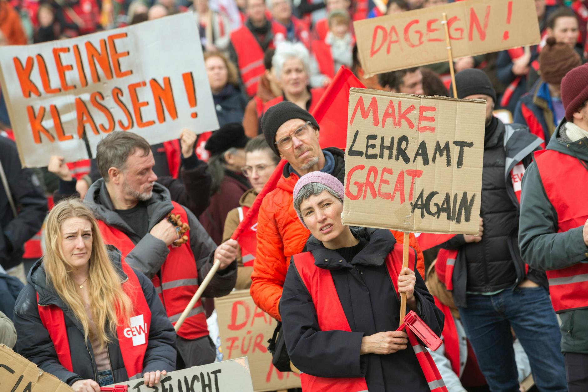 Berlin, Warnstreik der Lehrkräfte am 22. März 2023: Die Forderung nach kleiner Klassen ist nicht neu.