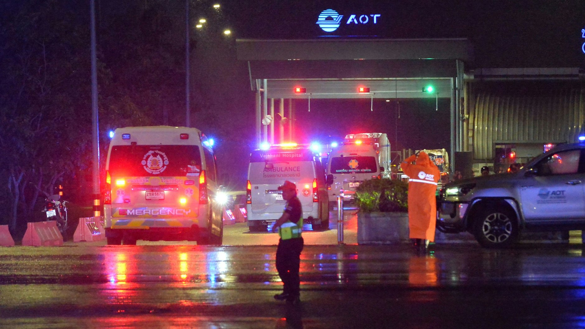 Mehr als 20 Passagiere liegen weiterhin auf den Intensivstationen von Krankenhäusern in Bangkok.