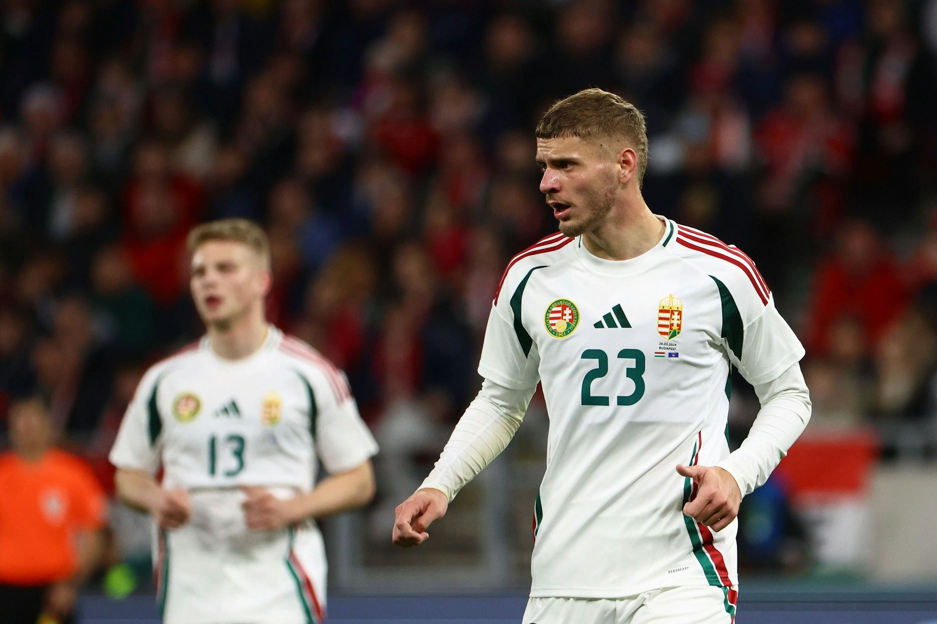 Marton Dardai (r.) im Trikot der ungarischen Nationalmannschaft, im Hintergrund ist Unions Andras Schäfer zu sehen.