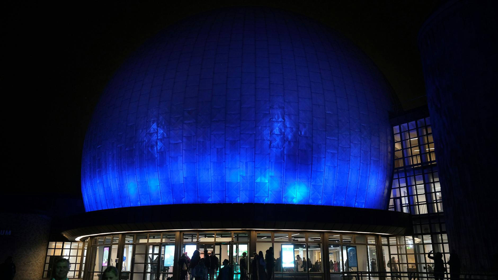 Hier kann man mehr als nur Sterne sehen. Im Zeiss-Großplanetarium finden demnächst verschiedene Veranstaltungen statt. 