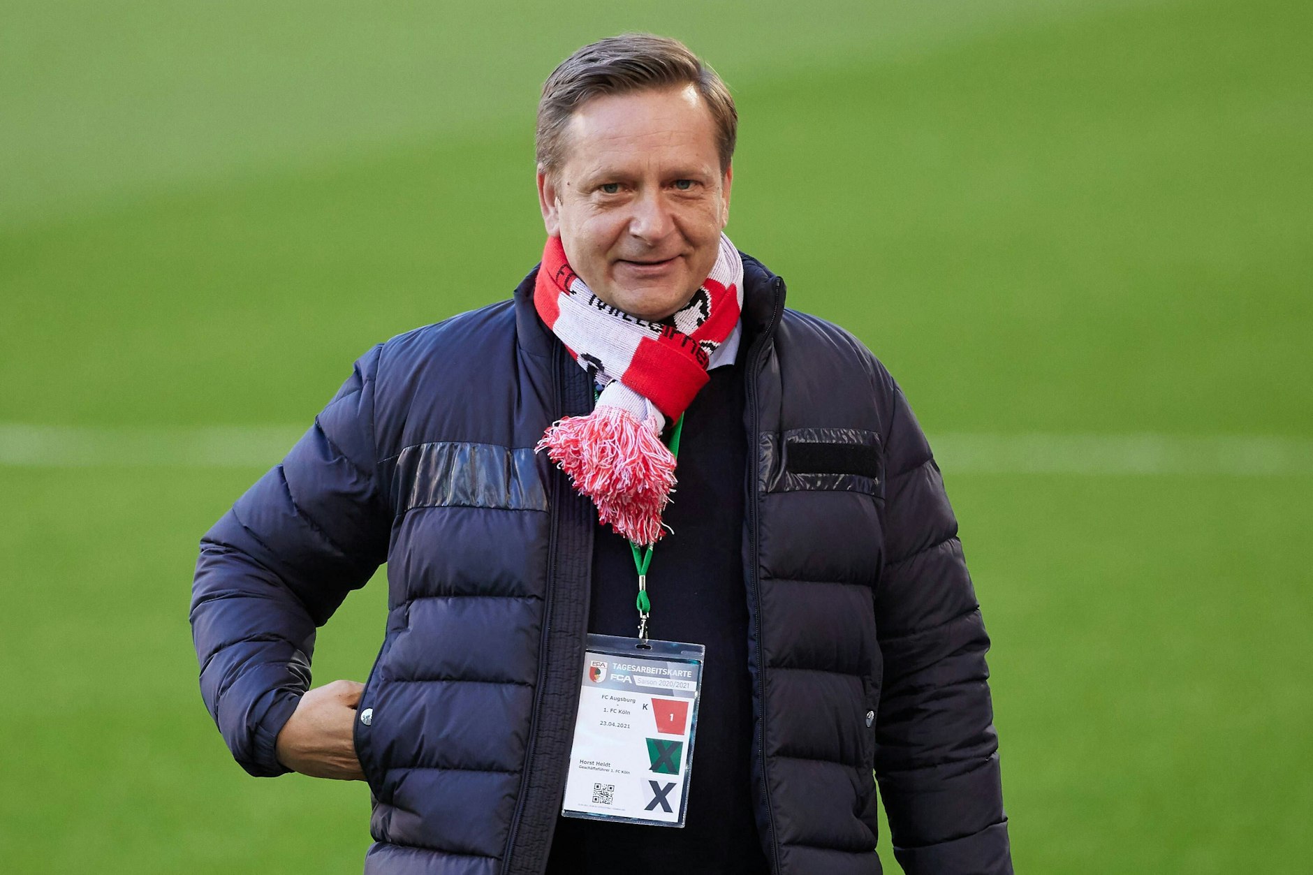 Die Farben stimmen schon mal: Horst Heldt, neuer Manager des 1. FC Union, sucht für die Köpenicker einen neuen Cheftrainer.
