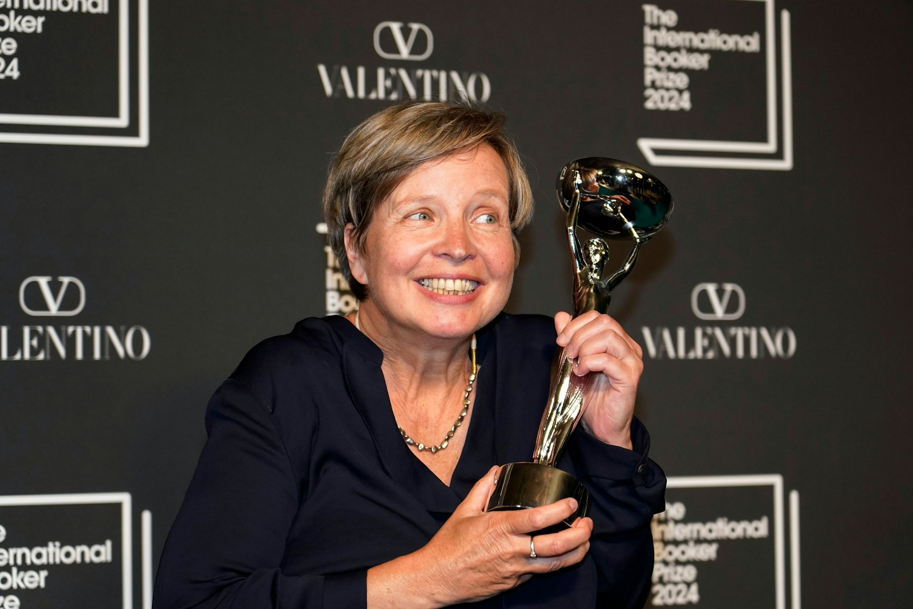 Jenny Erpenbeck, Autorin von „Kairos“, nach dem Gewinn des International Booker Prize in London.