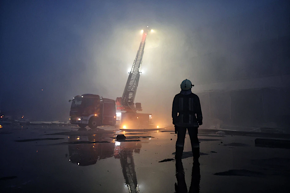 Feuerwehreinsatz in Odessa nach russischem Beschuss.
