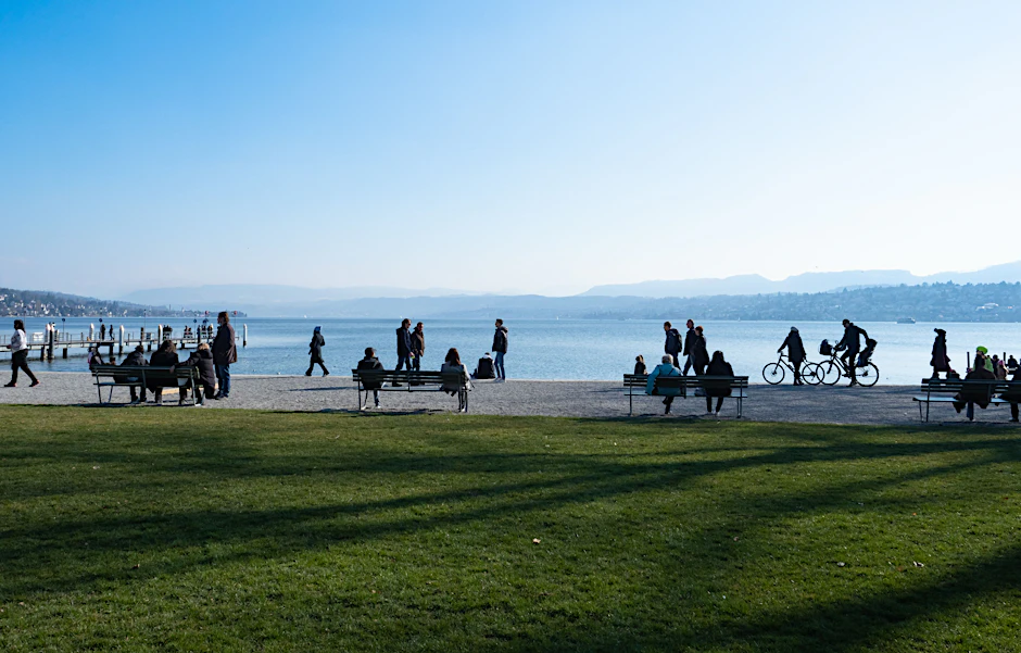 Ein Park am Zürichsee. In Männedorf attackierte ein Mann Menschen in einem Park.