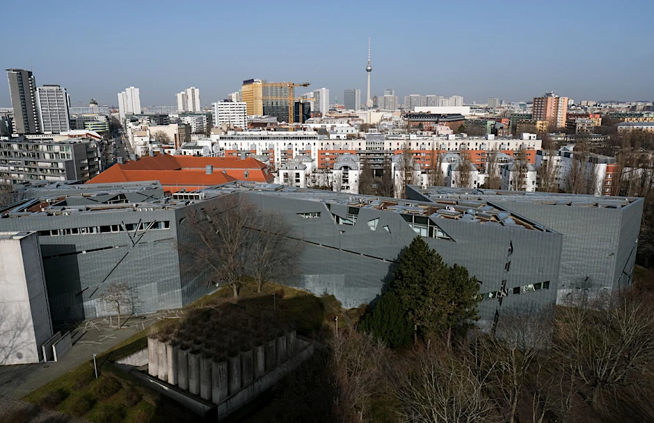 ARCHIV - Blick auf das Jüdische Museum Berlin.  