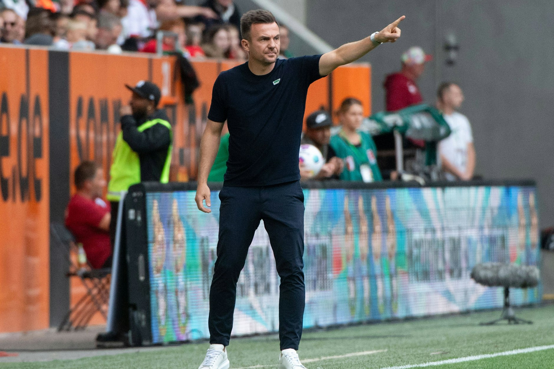 Enrico Maaßen trainierte bis Oktober 2023 Bundesligist FC Augsburg. Wird er neuer Hertha-Trainer?