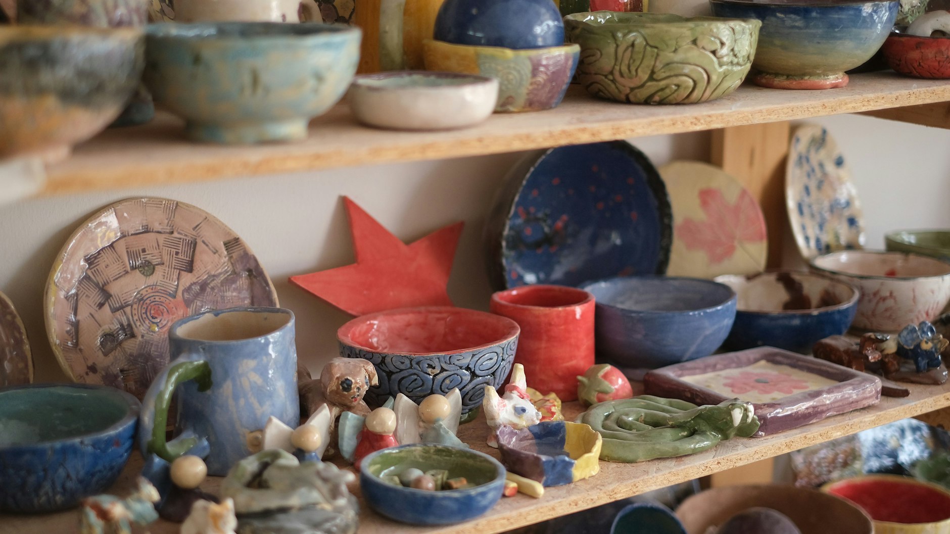 Bis Ende Juni können fertige Kunstwerke noch im Atelier abgeholt werden.&nbsp;