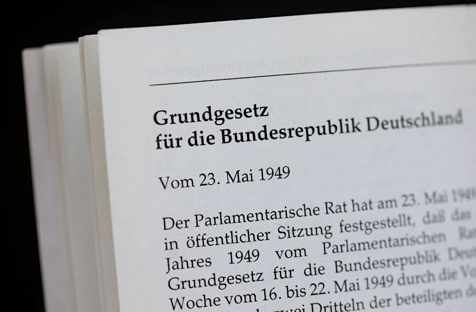 ARCHIV - Am Donnerstag jährt sich die Verkündung des Grundgesetzes zum 75. Mal.  