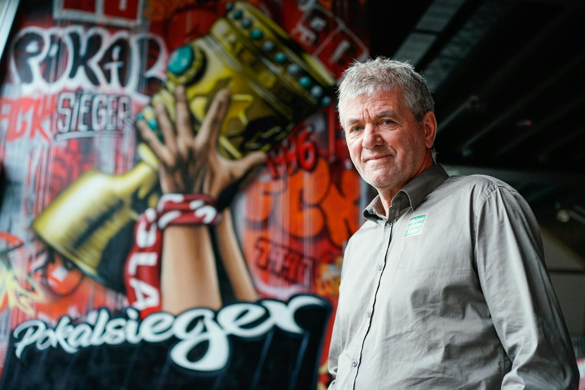 Trainer Friedhelm Funkel will mit dem Zweitligisten 1. FC Kaiserslautern den DFB-Pokal gewinnen. 