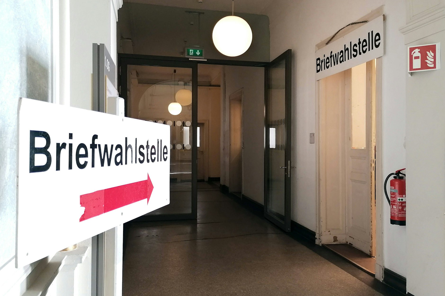 In den Berliner Bezirken sind seit dem 29. April Briefwahlstellen zur Europawahl am 9. Juni geöffnet. 