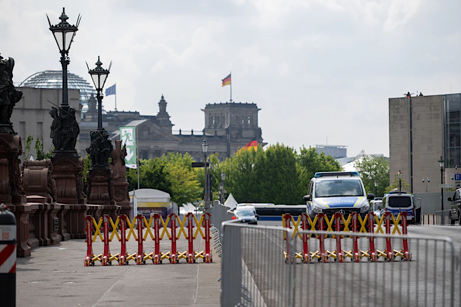 Das Berliner Regierungsviertel ist wegen des Demokratiefestes für den Autoverkehr gesperrt.&nbsp;