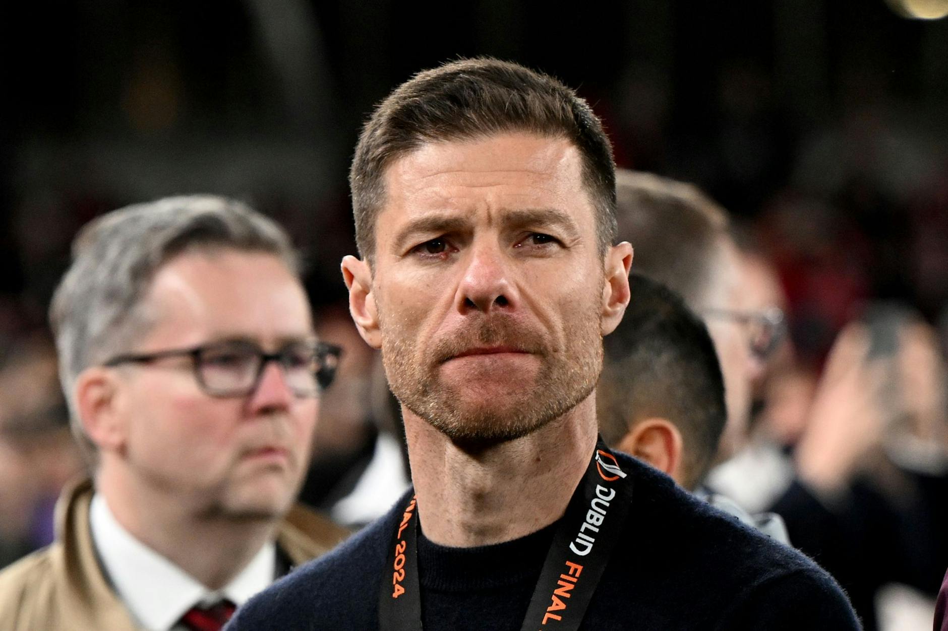 Xabi Alonso nahm das bittere Ende seiner Gigantenserie mit Bayer Leverkusen mit traurigem Blick hin. Im Finale der Europa League unterlagen die Rheinländer dem italienischen Club Atalanta Bergamo 0:3.