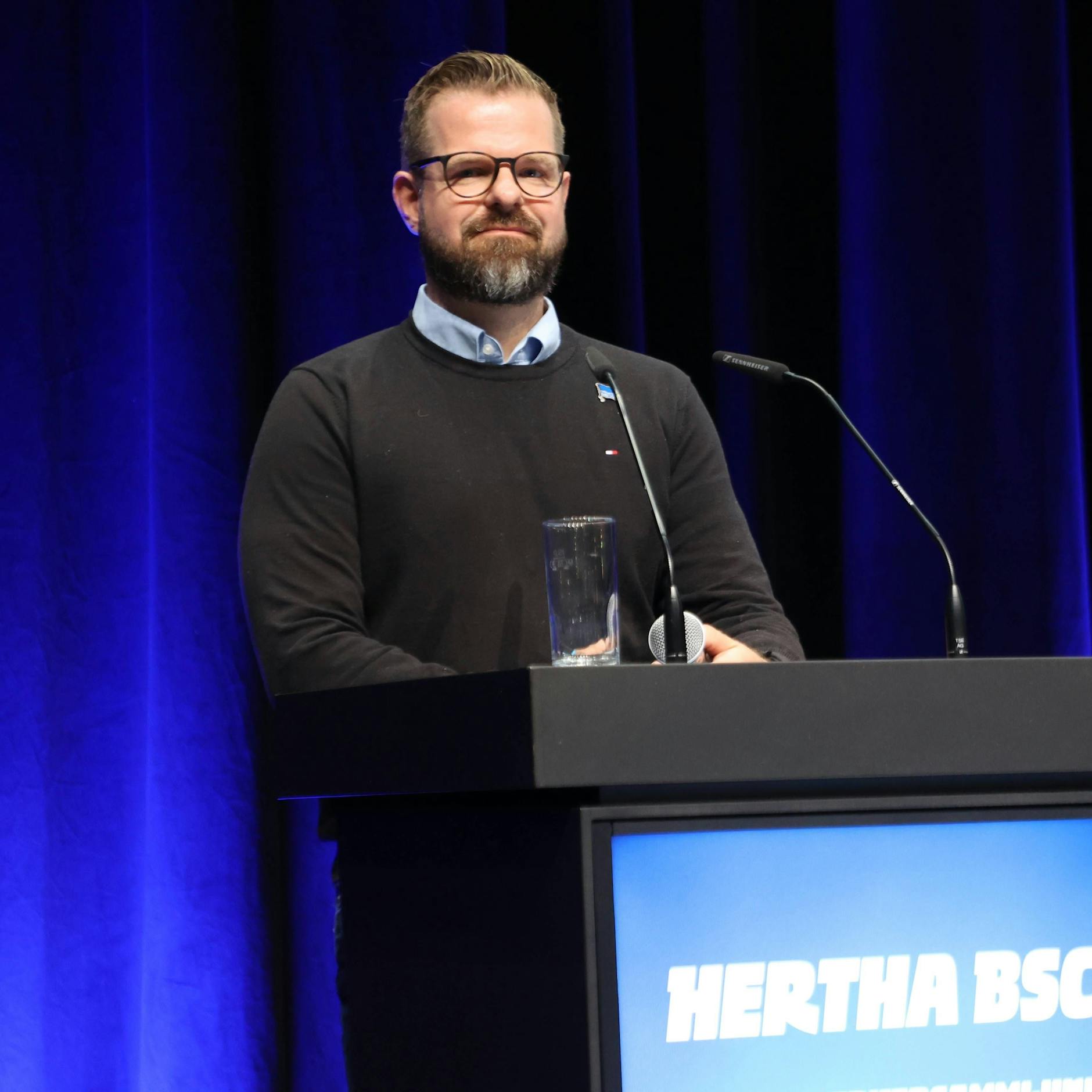 Herthas Interimspräsident Fabian Drescher steht Sonntag Rede und Antwort.