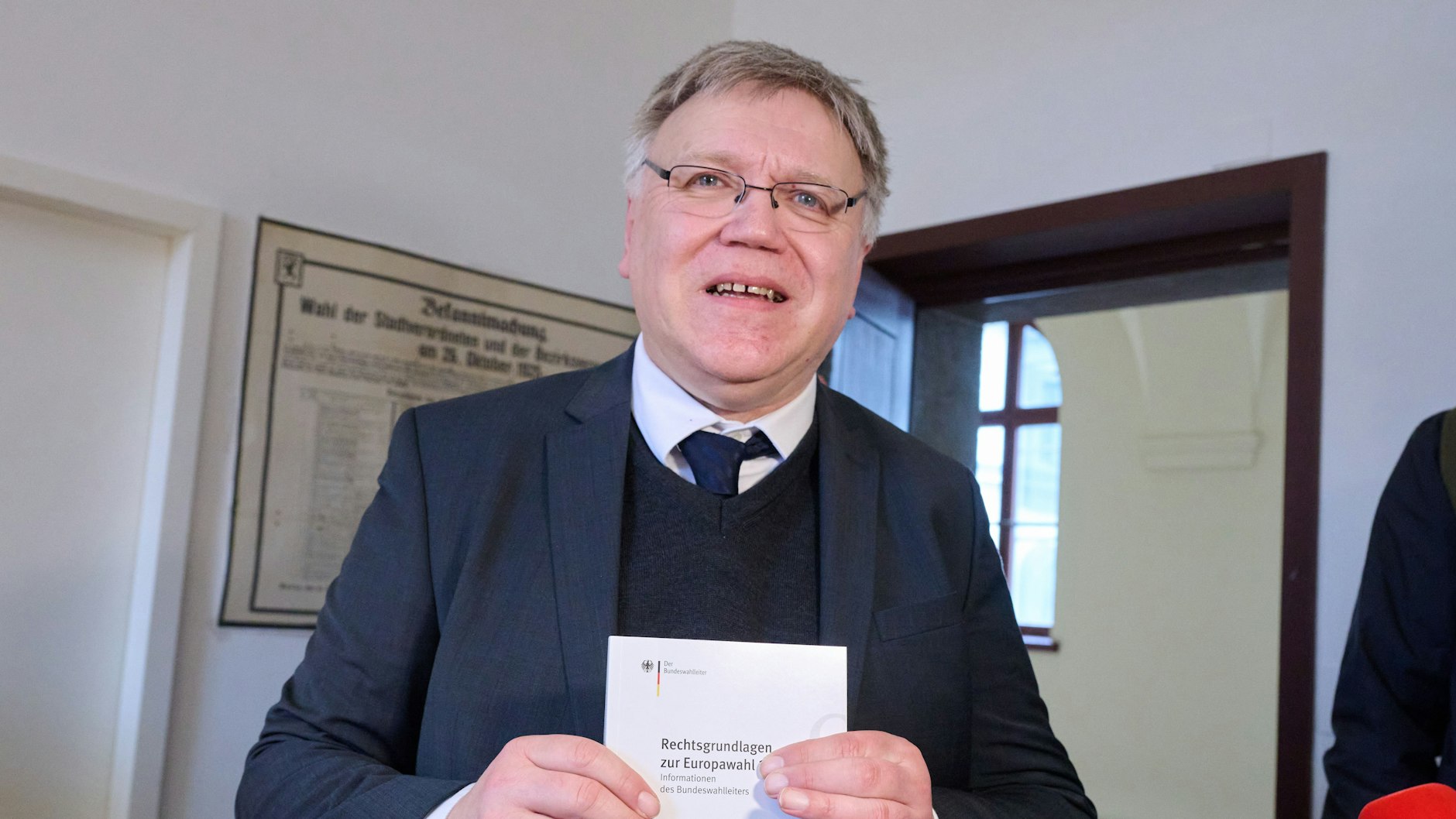Berlins Landeswahlleiter Stephan Bröchler rät Briefwählern, die Wahlbriefe bis spätestens 3. Juni abzuschicken.
