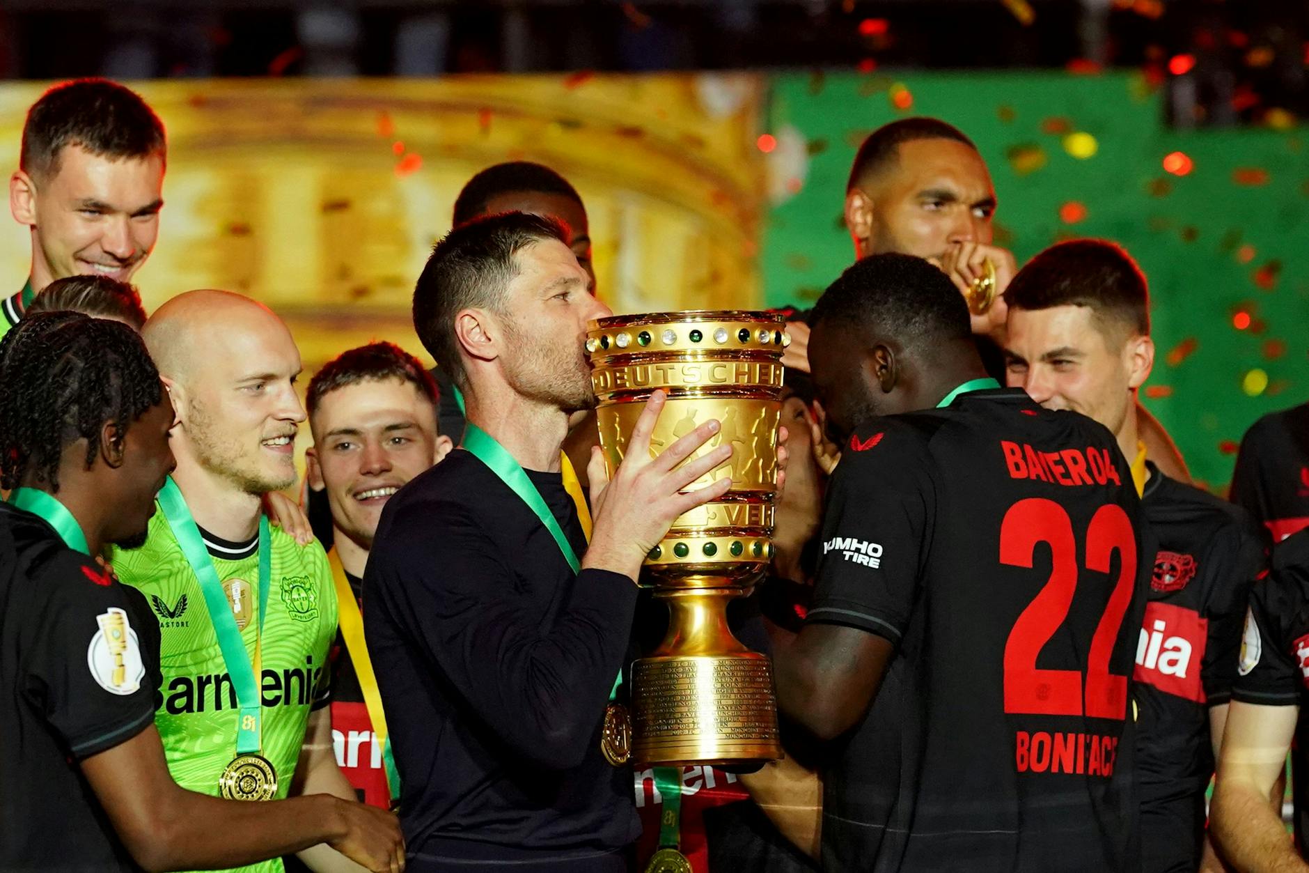 Bayer Leverkusen jubelt über das Double.