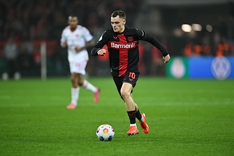 Spielt mit ganz kleinen Schienbeinschonern: Leverkusens Florian Wirtz.  