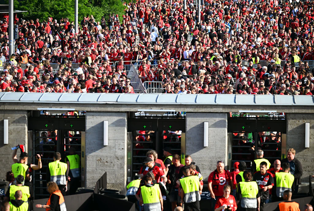 Ökoklos bei Pokalfinale in Berlin: DFB macht aus Fan-Kacka Dünger