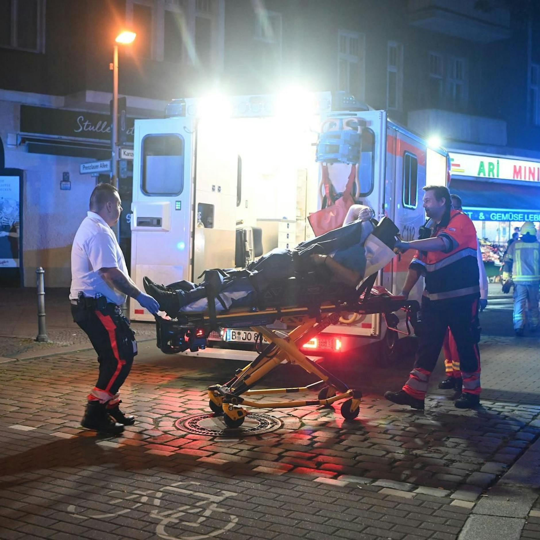 Prügel-Horror! Massen-Schlägerei zwischen griechischen Hooligans – 12 Verletzte