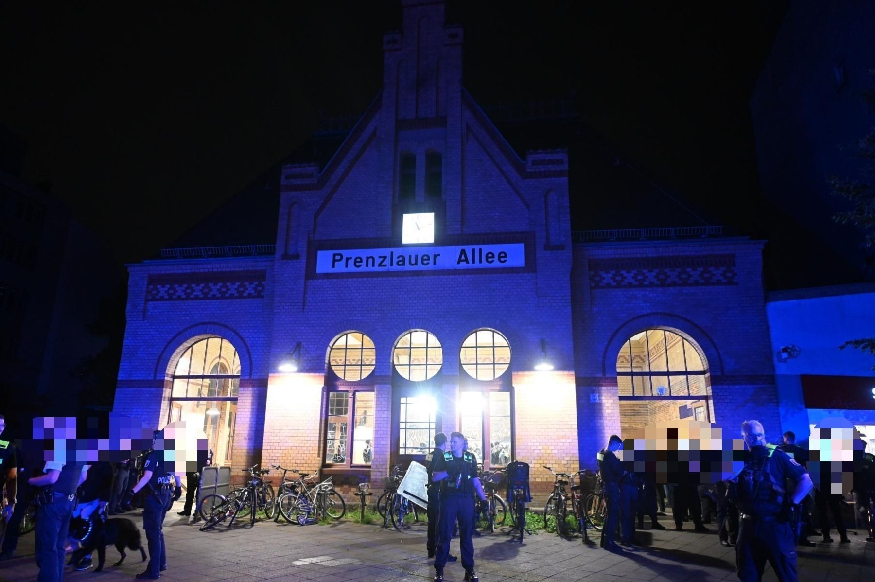 Massenschlägereien von Basketball-Hooligans in Prenzlauer Berg und Spandau: Verletzte und Festnahmen