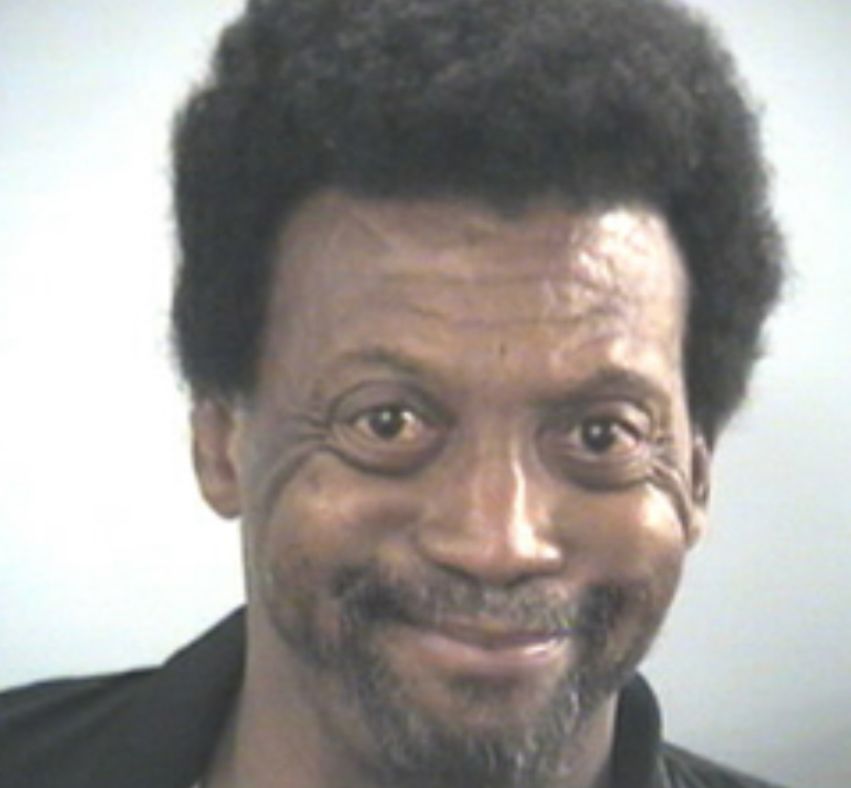 Image - Er war der am häufigsten verhaftete Mensch der Welt. Jetzt ist er tot