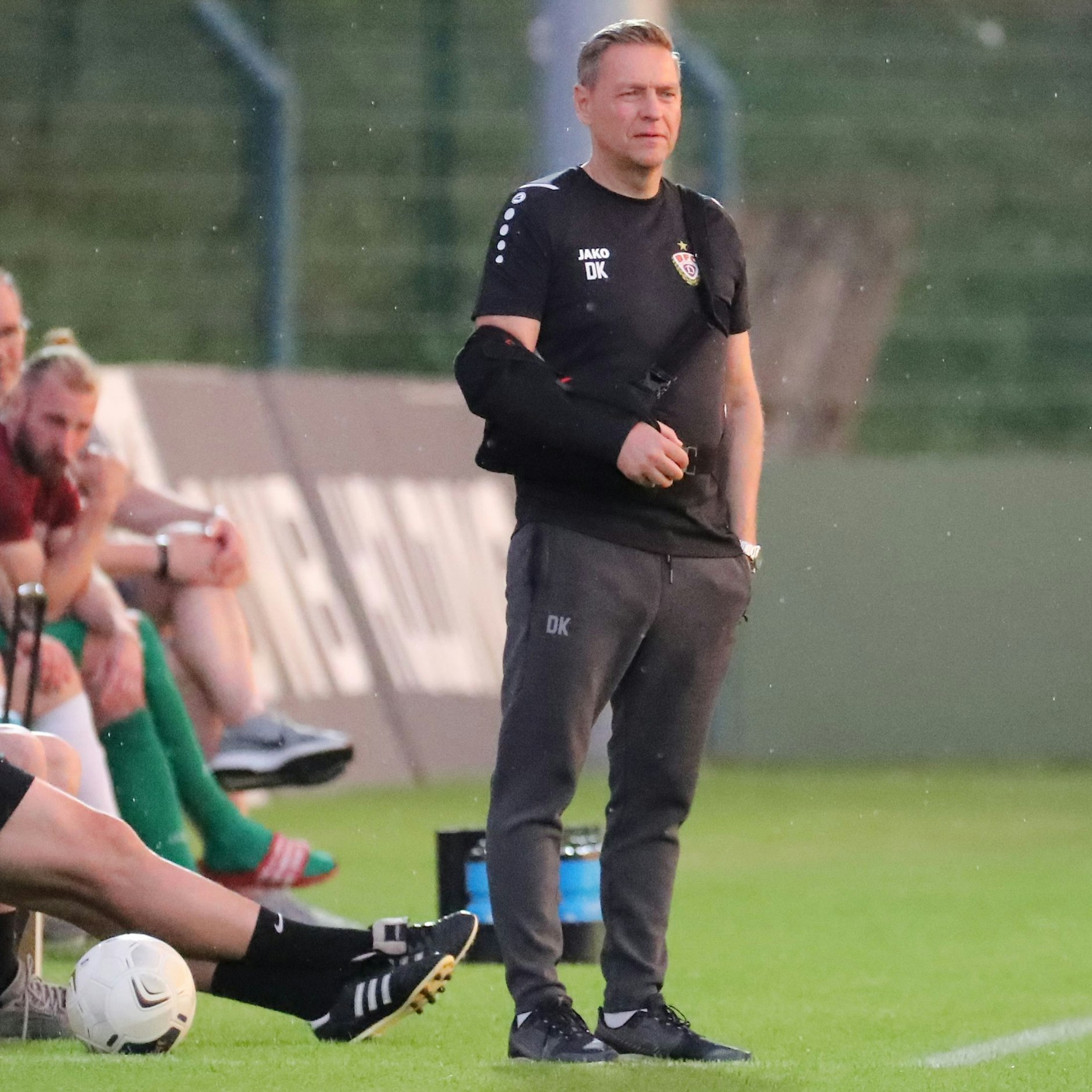 Tapfer nach Schulter-OP: Dirk Kunert lässt sich seinen letzten Auftritt an der Linie als BFC-Trainer nicht nehmen.