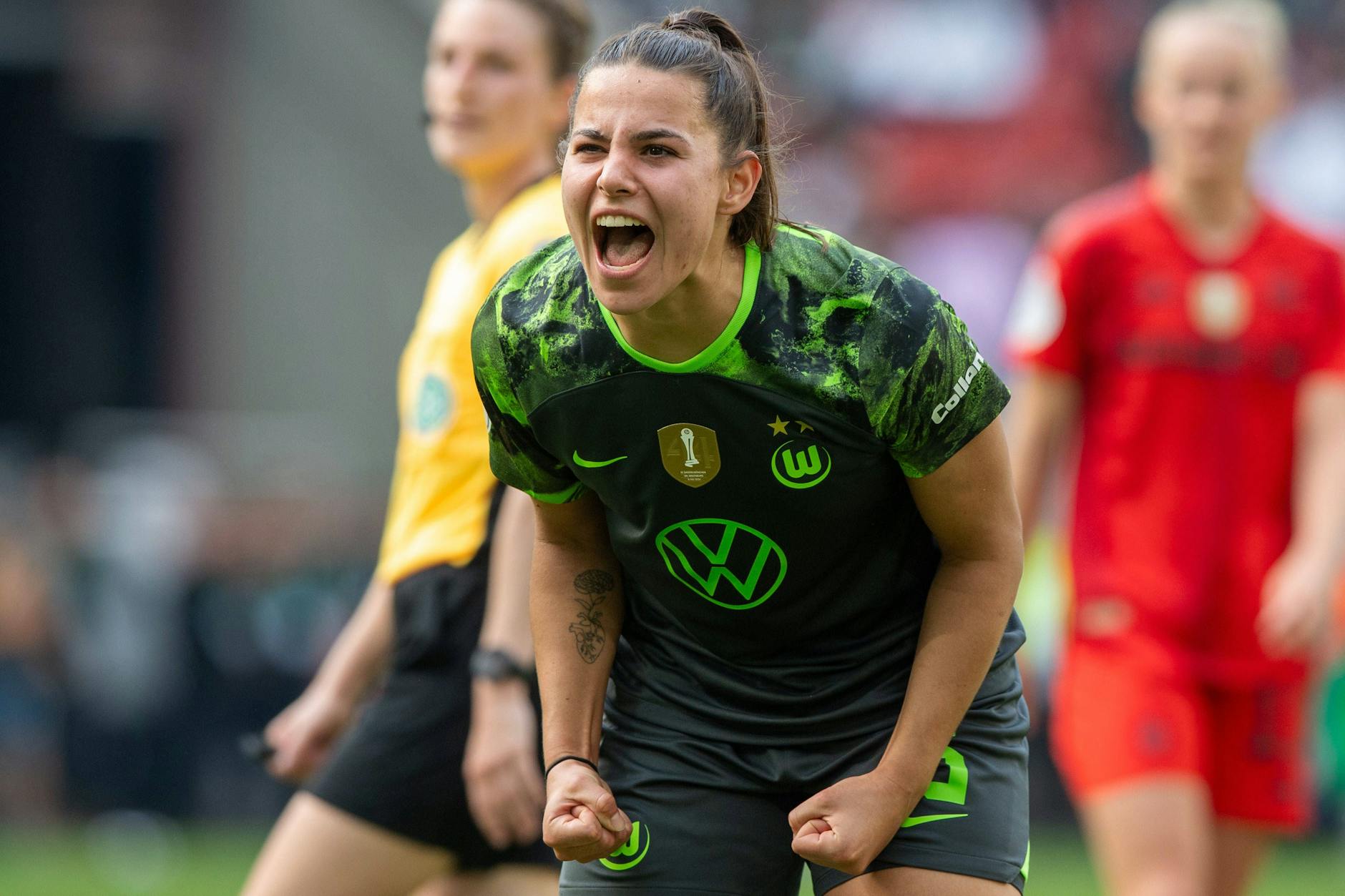 Lena Oberdorf wechselt 2024 vom VfL Wolfsburg zum FC Bayern.