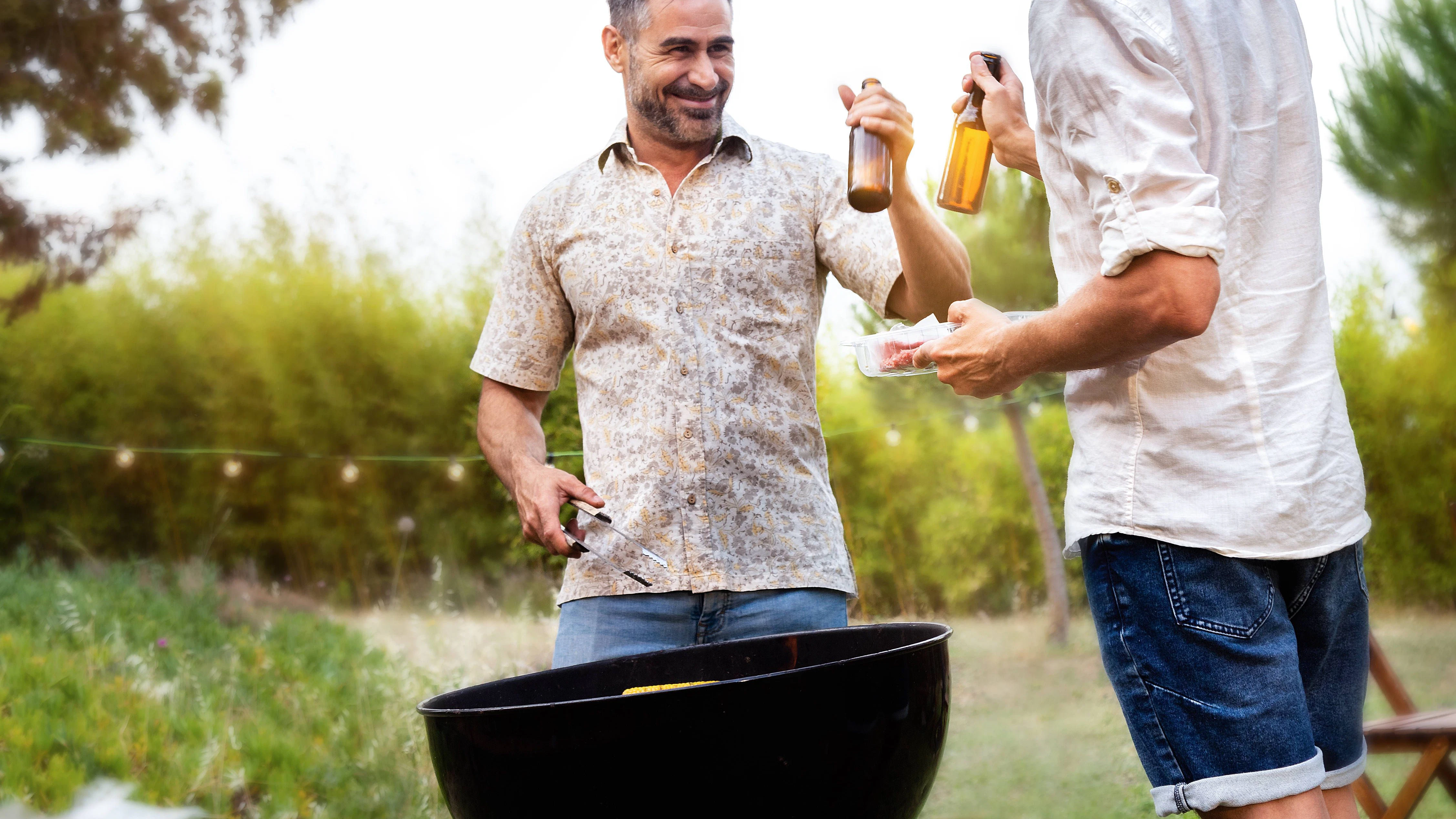 Ist das Bier erst mal in Windeseile gekühlt, lässt sich der Grillabend gleich viel besser genießen.