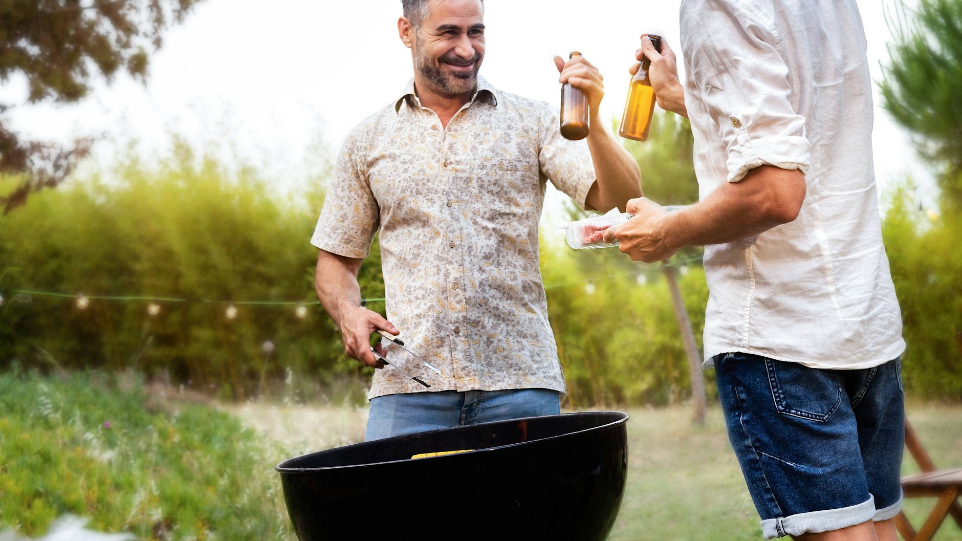 Ist das Bier erst mal in Windeseile gekühlt, lässt sich der Grillabend gleich viel besser genießen.