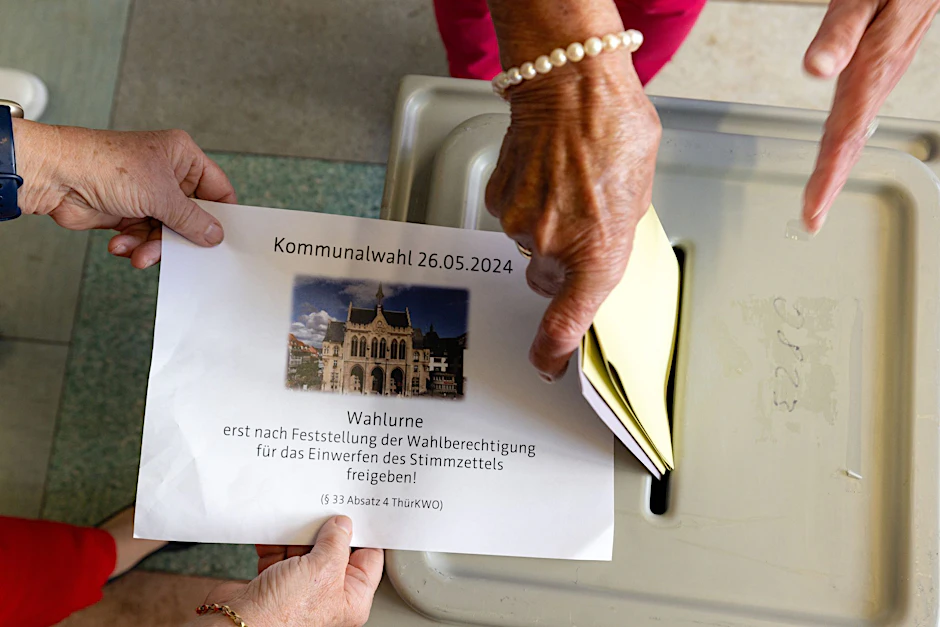 Gewählt werden in Thüringen unter anderem 17 Kreistage, Stadträte und Oberbürgermeister in den fünf kreisfreien Städten und Landräte in 13 Landkreisen. Foto: Michael Reichel/dpa