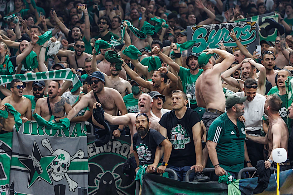 Volle Unterstützung von den Rängen: Die Fans von Panathinaikos Athen trugen ihren Mannschaft zum Triumph in der Euroleague.
