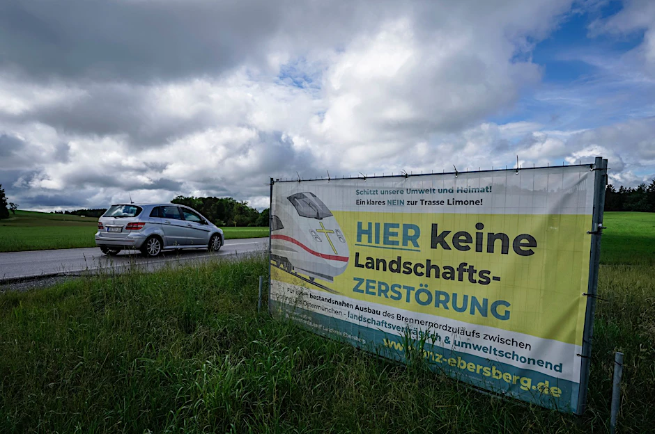 PRODUKTION - Zwanzig Jahre nach der Vertragsunterzeichnung zum Bau des Brennerbasistunnels gibt es auf deutscher Seite noch nicht einmal eine fertige Planung für die Zuleitung zum längsten europäischen Eisenbahntunnel.  