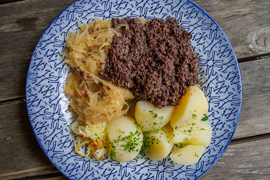 Am besten Schmeckt Blutwurst mit diesem DDR-Rezept für "Tote Oma".