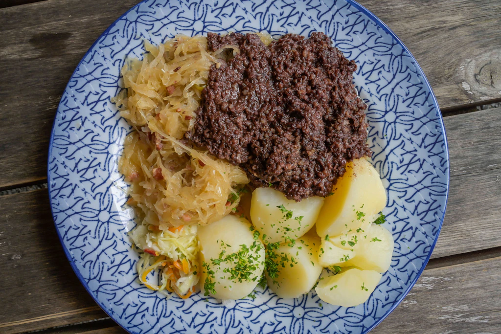 Leckeres Rezept für „Tote Oma“: Leckere Blutwurst wie in der DDR